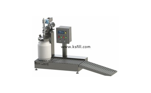 液體灌裝機